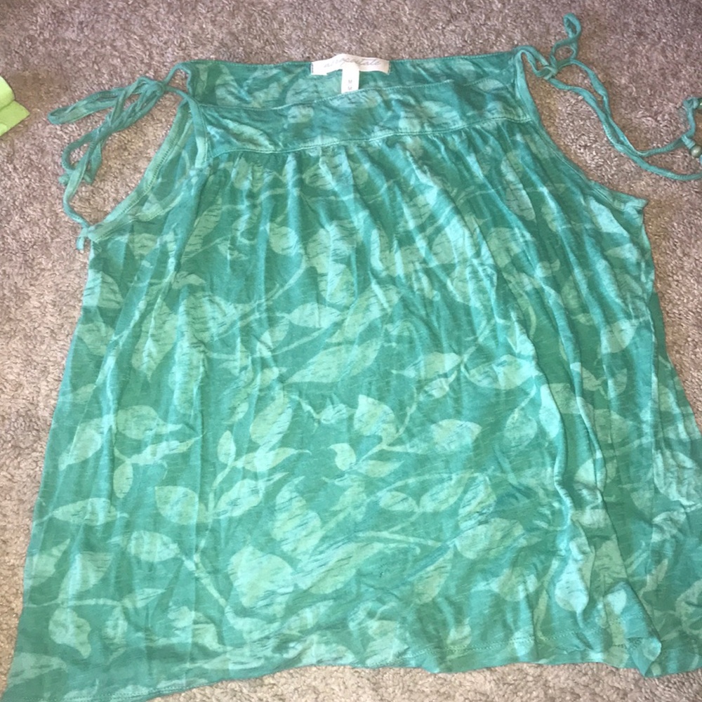 Aeropostale shirt that ties on the shoulders